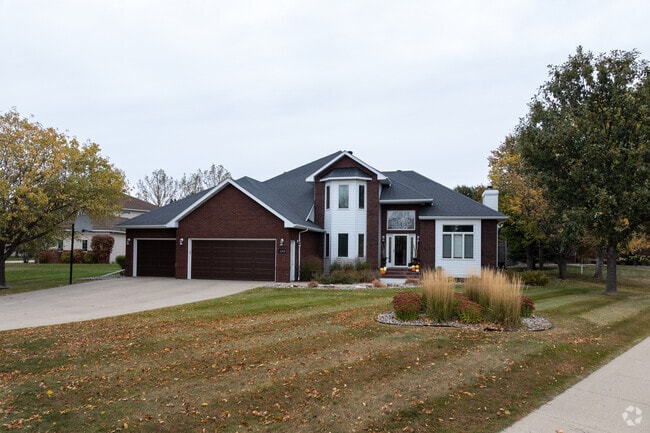 Homes in Rose Creek have an average size of roughly 4,600 square feet.