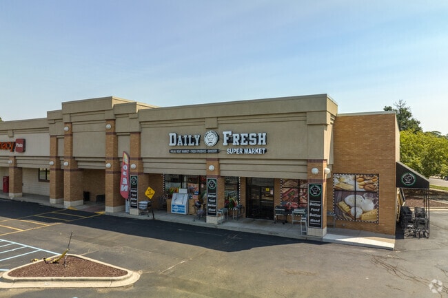 Daily Fresh Super Market in Southwest Outer Drive sells fresh produce and meats.