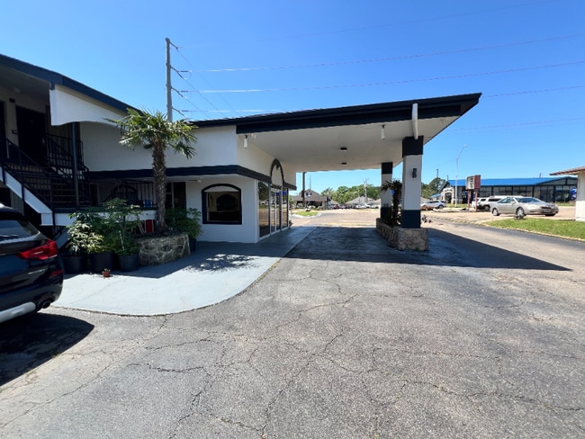 3602 N State Line Ave, Texarkana, AR 71854 - photo 5