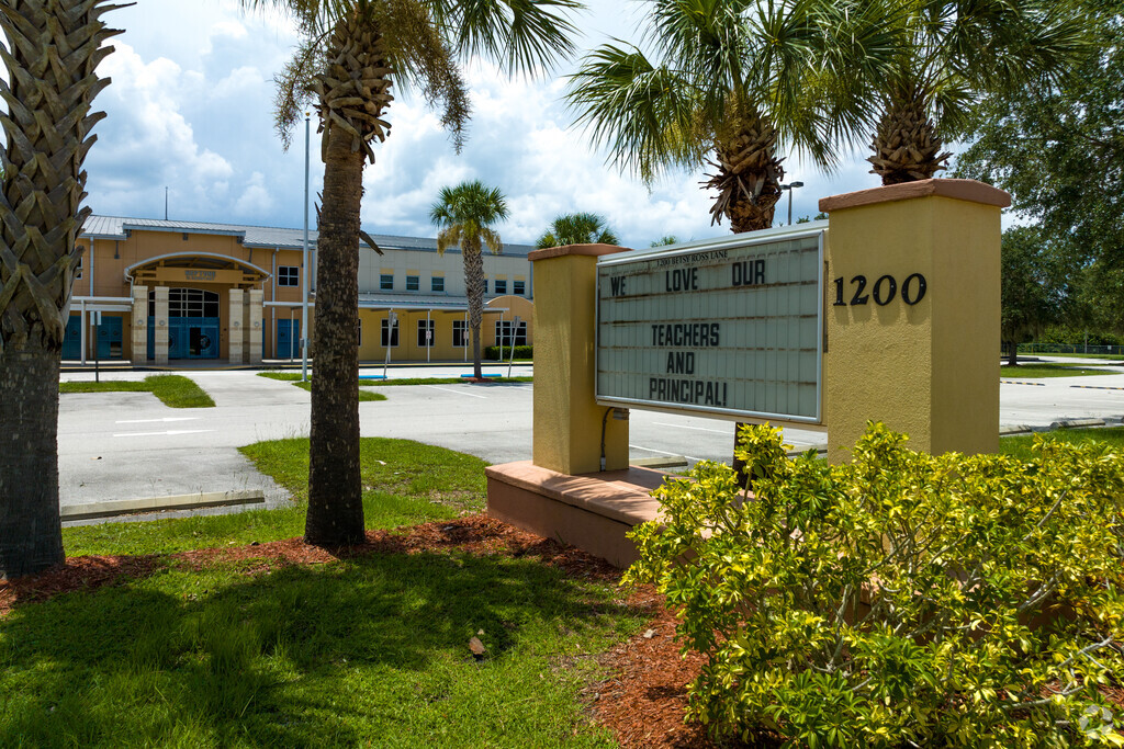 Neptune Elementary School information sign.