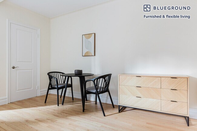 95 Christopher St unit FL3-ID1680, New York, NY 10014 - photo 5