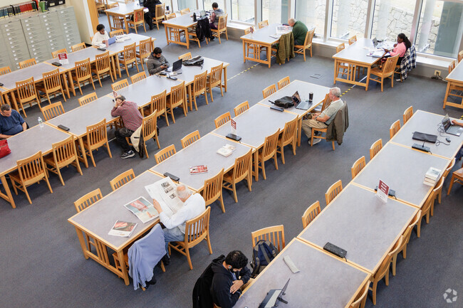 Cedar Knolls residents have access to the large Grinton Will Public Library in nearby Yonkers.