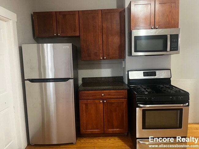 270 Bowdoin St unit 9, Dorchester, MA 02122 - photo 3