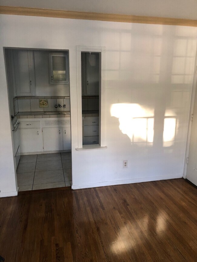 875 N Hoover St, Los Angeles, CA 90029 - photo 2