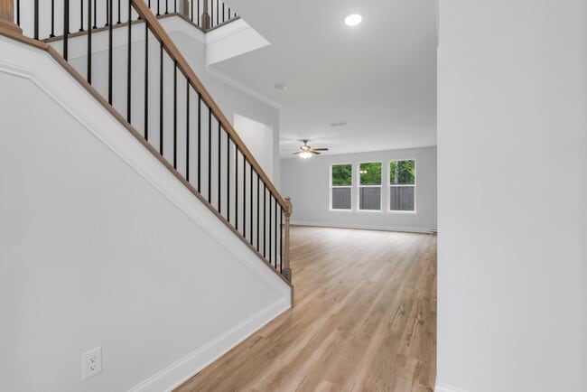 411 Red Wood Ln, Hoschton, GA 30548 - photo 4