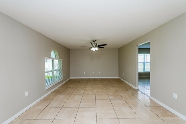 12923 Tribute Dr, Riverview, FL 33578 - photo 5
