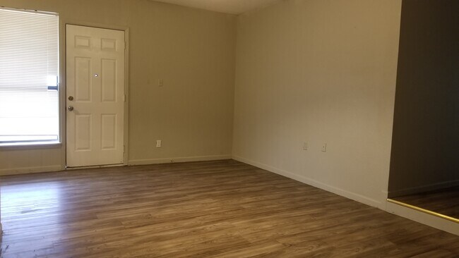 609 6th St unit 3, Blanket, TX 76432 - photo 4