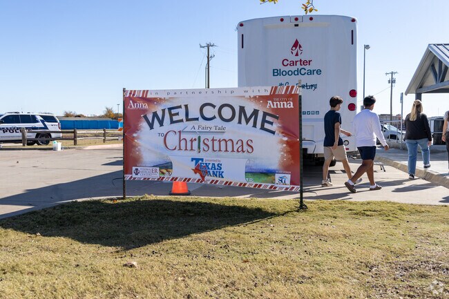 Christmas Market and Parade in Anna's 