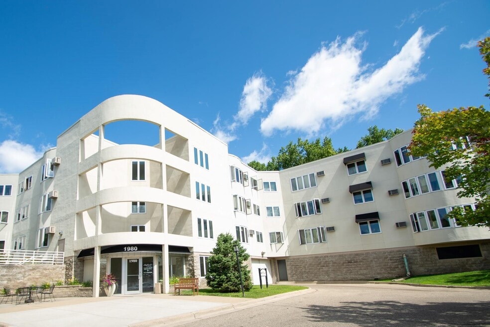 Highland on the Park, Saint Paul, MN 55116 - photo 1