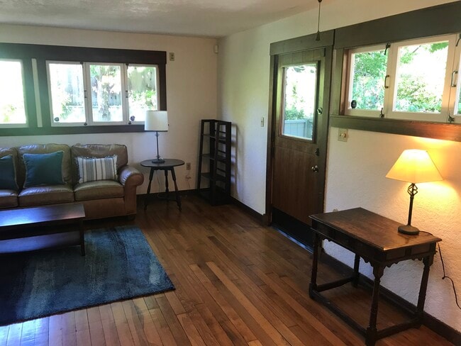 Living Room - Entry