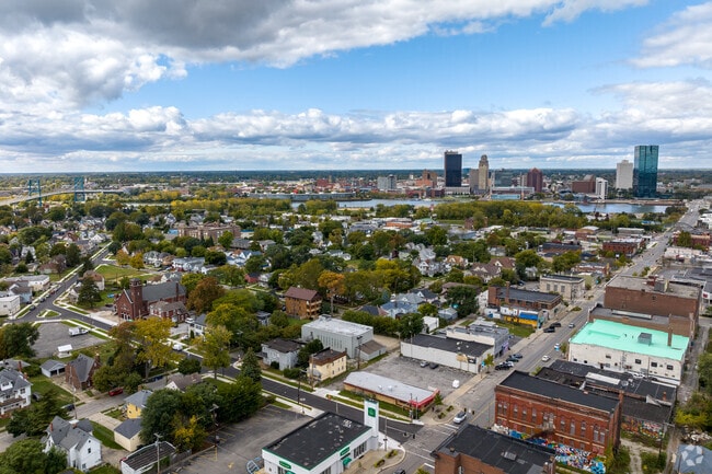 Homeowners in East Toledo enjoy a quick commute downtown.