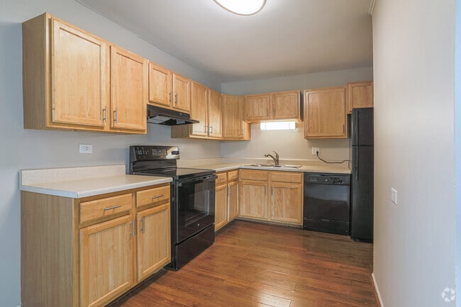 2 BR, 2 BA - Kitchen