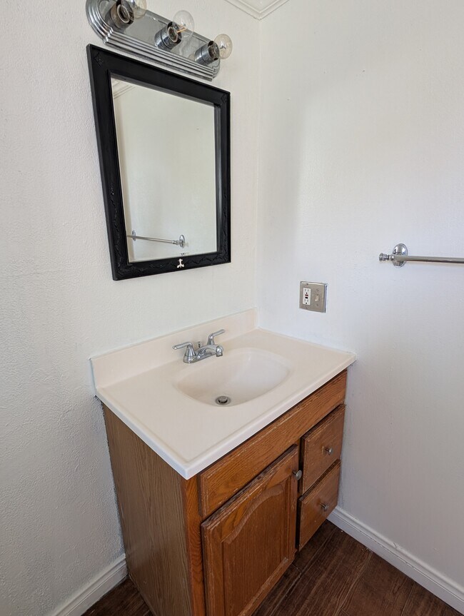 7781 Bently Ave unit A, Garden Grove, CA 92841 - photo 4