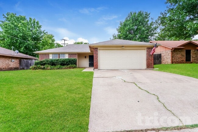 773 Parkview Dr, Burleson, TX 76028 - photo 2