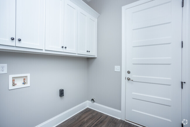 3BR, 2BA - Laundry
