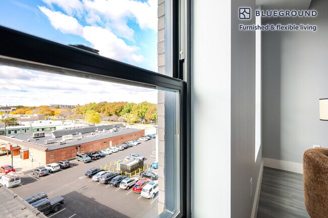 365 Western Ave unit FL5-ID1280, Boston, MA 02135 - photo 7