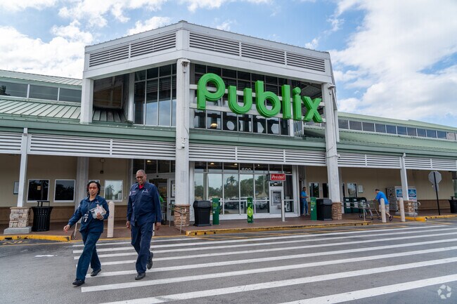 Lakeshore's local Publix becomes very busy during lunch for their renowned PubSubs.
