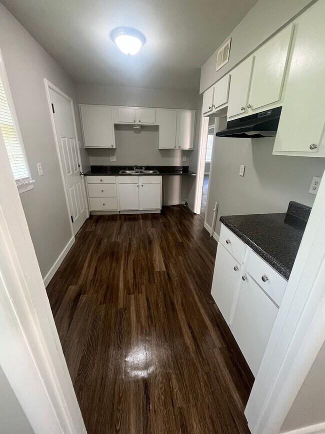 1 E Dunbar Rd, Memphis, TN 38109 - photo 5