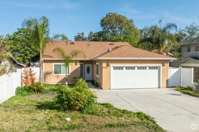 Single-story, Spanish-style bungalows are among several styles that can be found in Lake Edge.