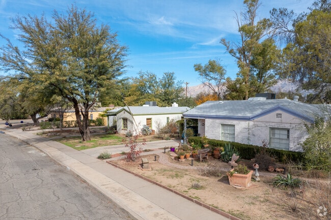 Midtown Tucson homes feature midcentury modern architecture that feels pleasant and timeless.