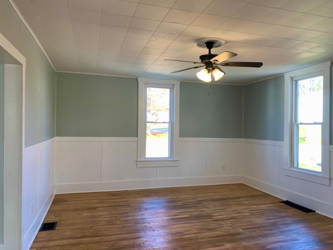 106 Spring Grove Ave, Salem, IN 47167 - photo 4