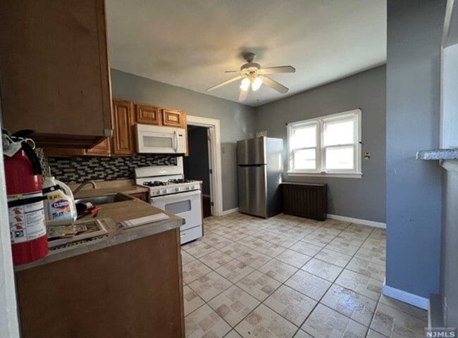 234 Wallington Ave unit 234 Wallington Ave U, Wallington, NJ 07057 - photo 3