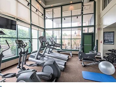 2429 Locust St unit 615, Philadelphia, PA 19103 - photo 2