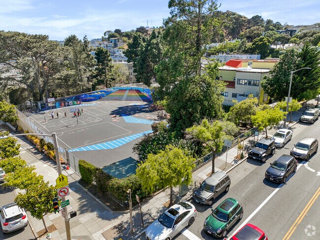 Mckinley Elementary School has great amenities for recess.