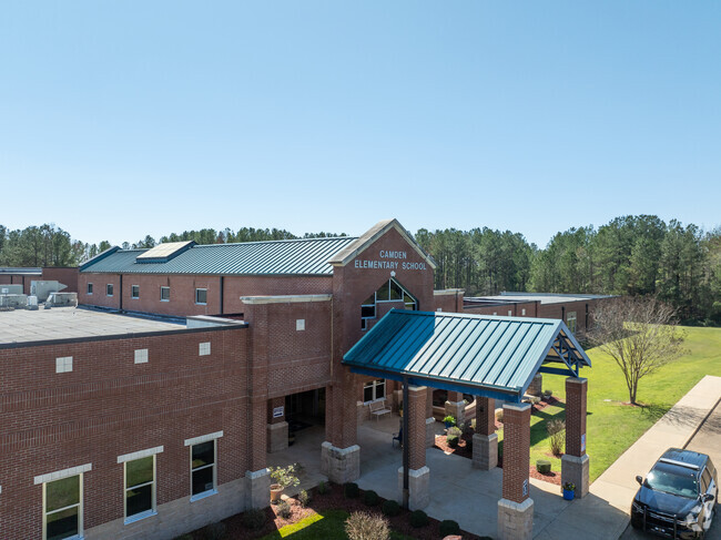 Camden Elementary School has a student to teacher ratio of 7 to 1.