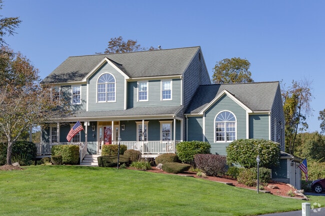 A modern eclectic home in the Booth/Handy Four Corners neighborhood has arched windows.