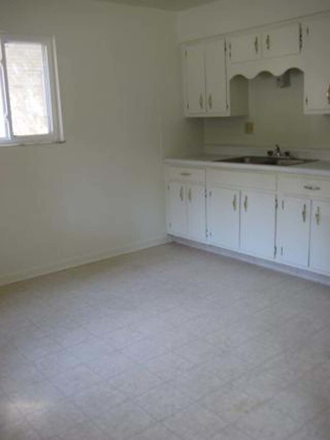 Northcrest, Bloomington, IN 47404 - photo 2