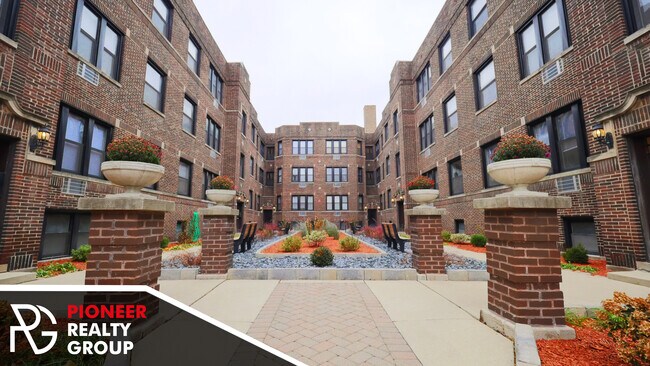 736 W Addison St unit 746-3S, Chicago, IL 60613 - photo 2