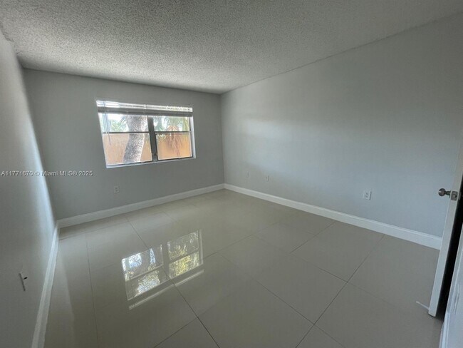 2201 SW 80th Terrace, Miramar, FL 33025 - photo 5