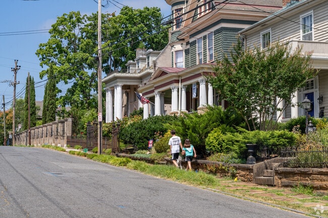 Diamond Hill homes come in a few different styles.