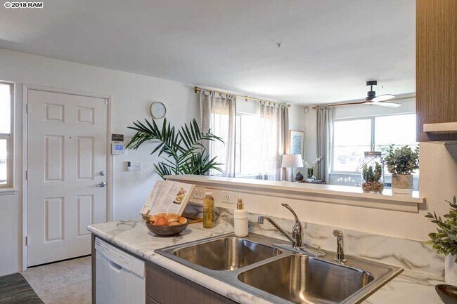 33 Kihalani St unit 402 in Kamalani, Kihei, HI 96753 - photo 5