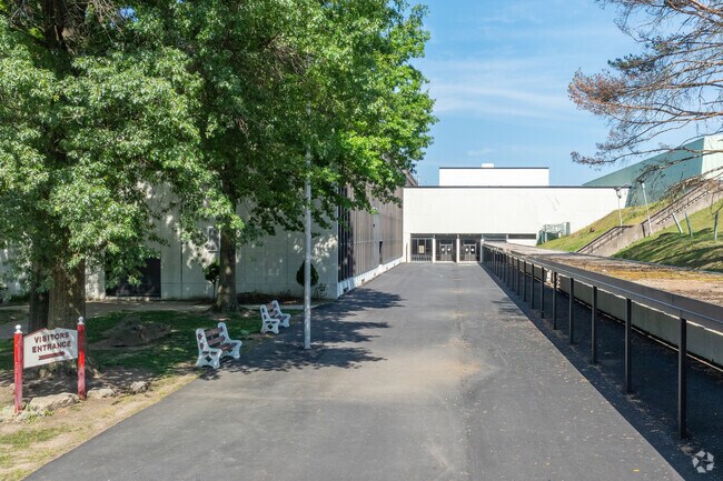 Lengel Middle School serves 699 students in grades 5-8.