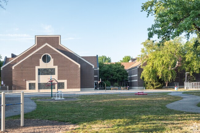 Your kids will flourish at Davis Park Elementary School.