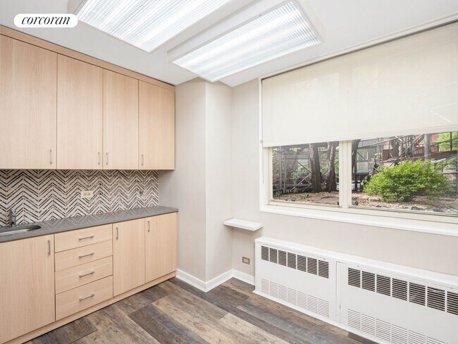 185 E 85th St, New York, NY 10028 - photo 2