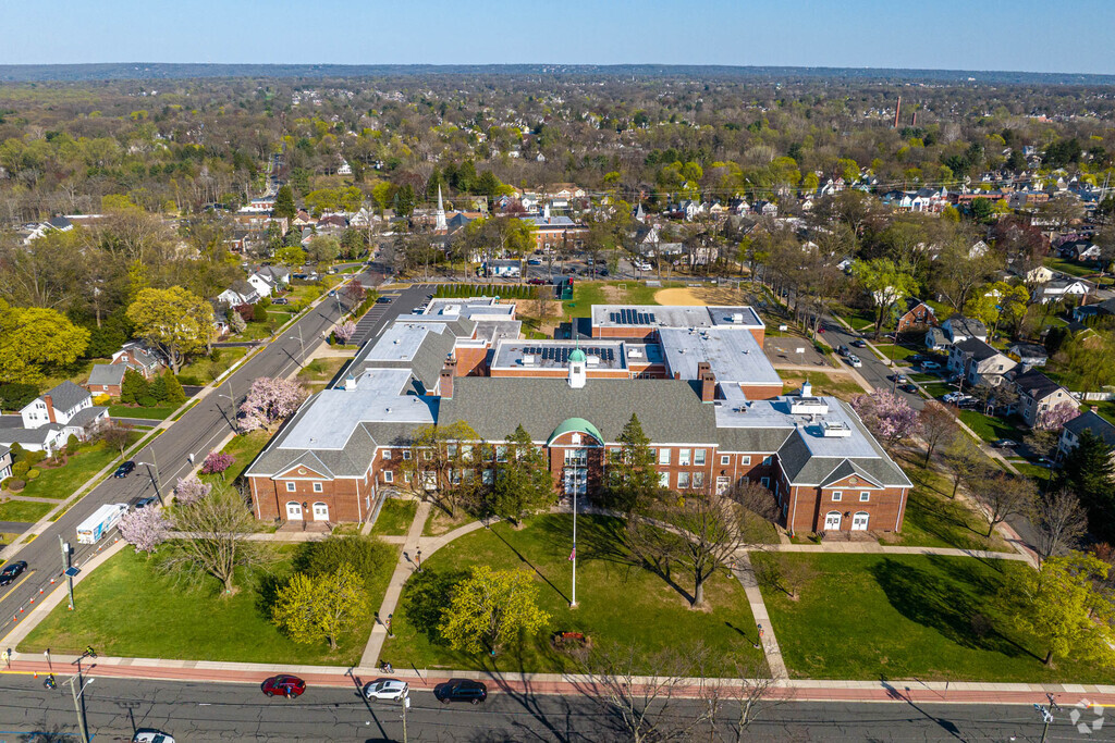 Aerial view of Oradell Public School has a beautiful campus that surrounds the building.