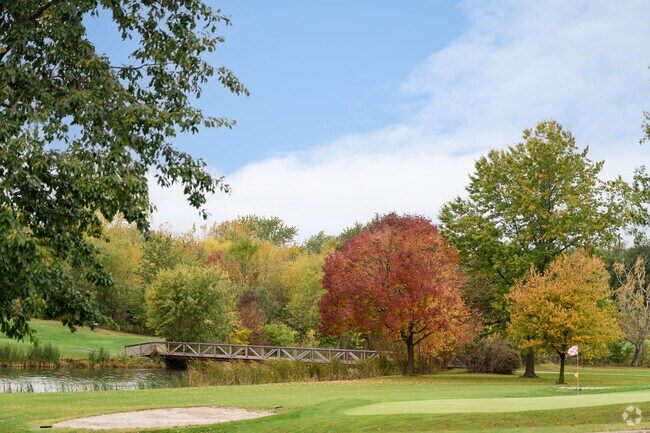 Riverview has Sheridan Park and Golf Course right on its northern border.
