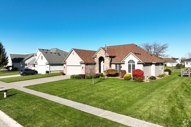 Monclova neighborhoods are filled with new consturciton.