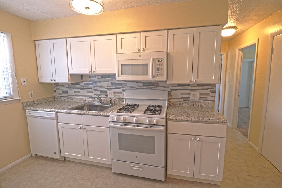 Grove Hill Apartments, West Haven, CT 06516 - photo 1