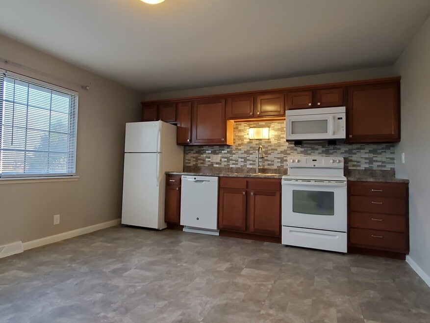 5526 Humbert Rd, Alton, IL 62002 - photo 1