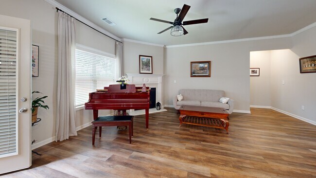 752 Brighton Park Cir, Hoschton, GA 30548 - photo 2