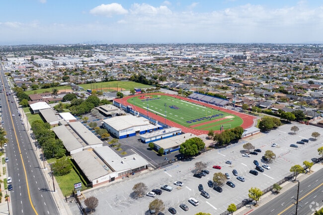 Juniper Serra High School in Gardena, CA has a student to teacher ratio of 22:1.