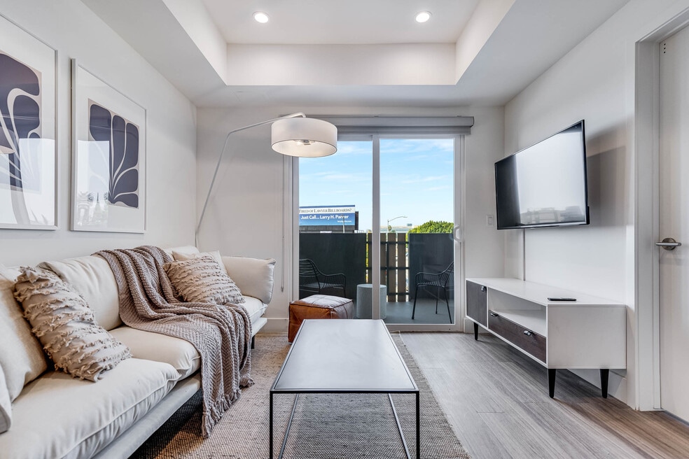 Ecco Fountain – Coliving + Traditional Units, Los Angeles, CA 90029 - photo 1