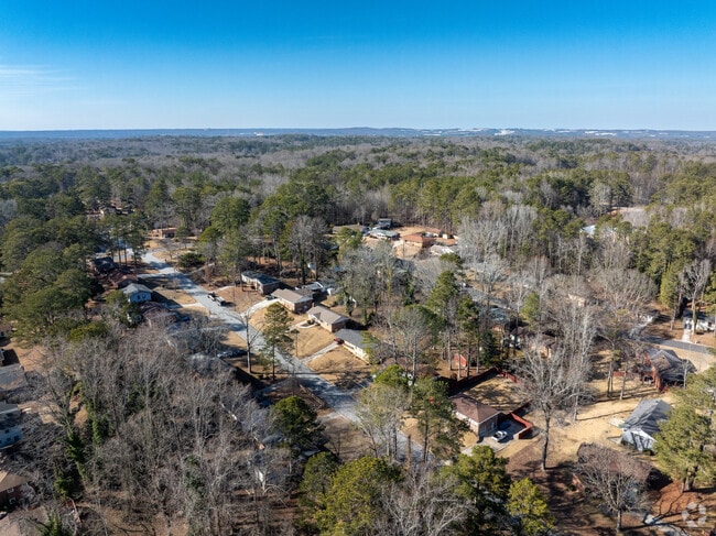 The Arlington Estates neighborhood has a little bit of everything right outside the metro Atlanta area.a little bit of everything just outside of the metro Atlanta area.