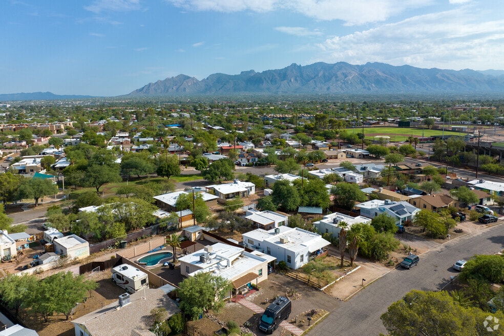 Mountain First Avenue