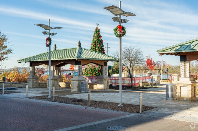 Owensboro's downtown is along the Ohio River and perfect for seasonal decorations.