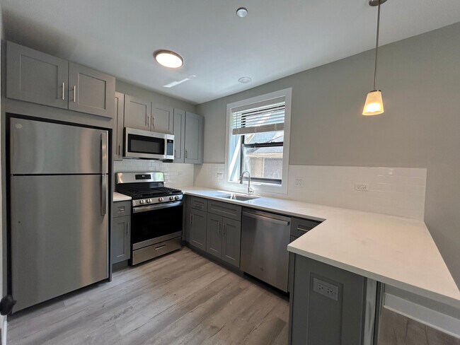 1131 Oak Ave unit 1139-2W, Evanston, IL 60202 - photo 5